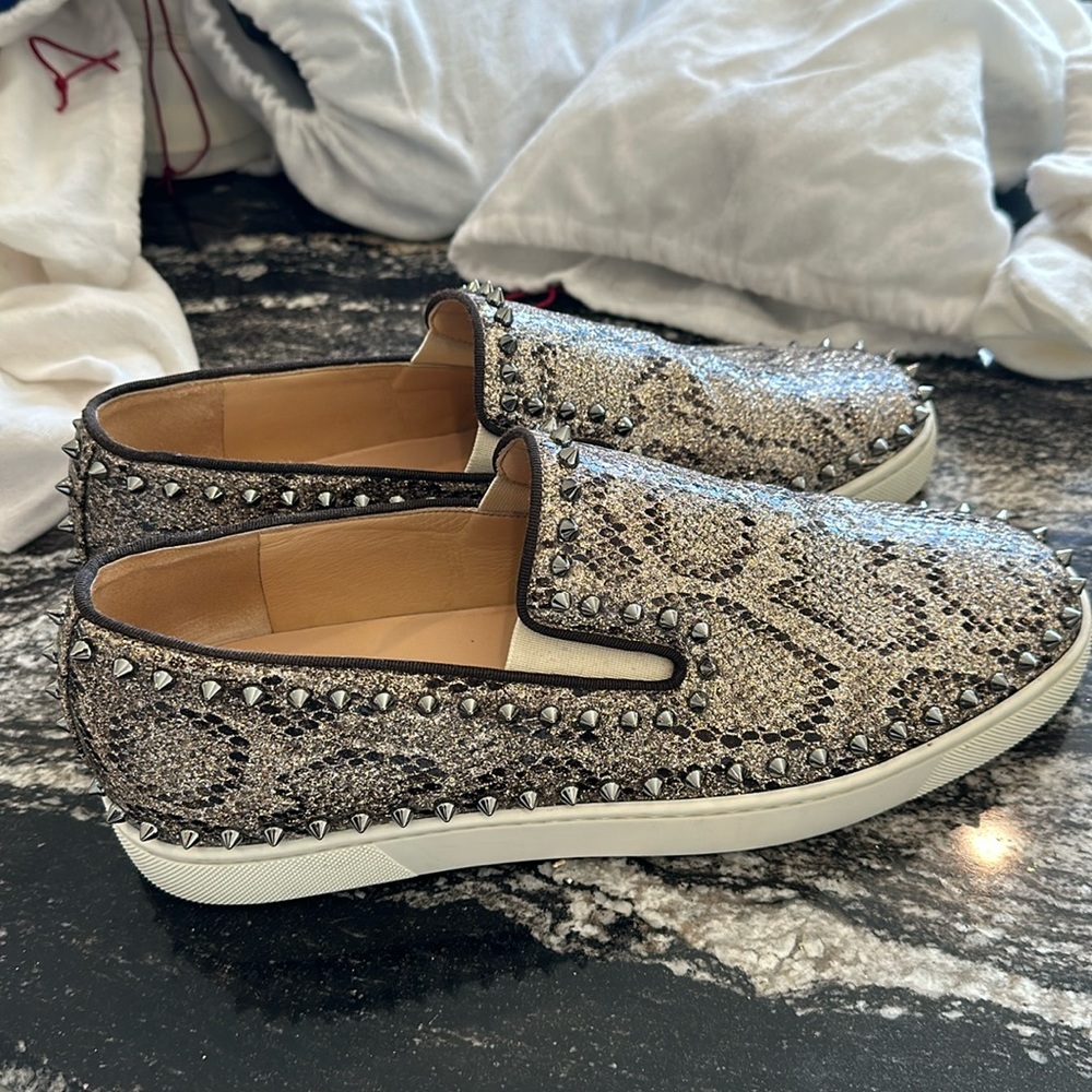 Christian Louboutin pick boats - python